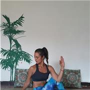 Yoga suave y yoga con apoyo en silla para principiantes